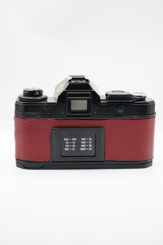 YASHICA FX-D Quartz + ML 50/1.9 (USATO)